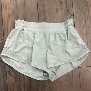 Sage green lululemon 2.5 hotty hot